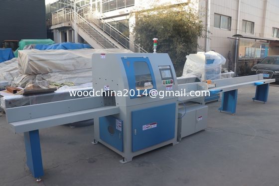 Gelişmiş Yüksek Verimlilikli Sabit Çalışma Otomatik Ahşap Çapraz Kesme Testere 600 mm 11kw / 15hp 5-30m / min